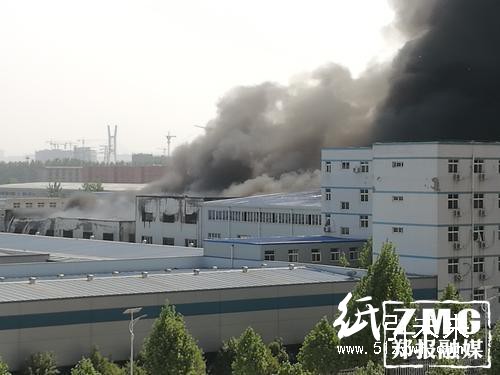 郑州杨金路马林村内一工业园内突发火灾1