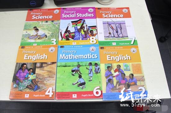 中南传媒首批援助印刷的74.5万册教材运抵南苏丹